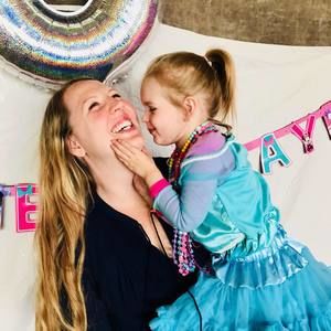 Meet your Posher, Kendra